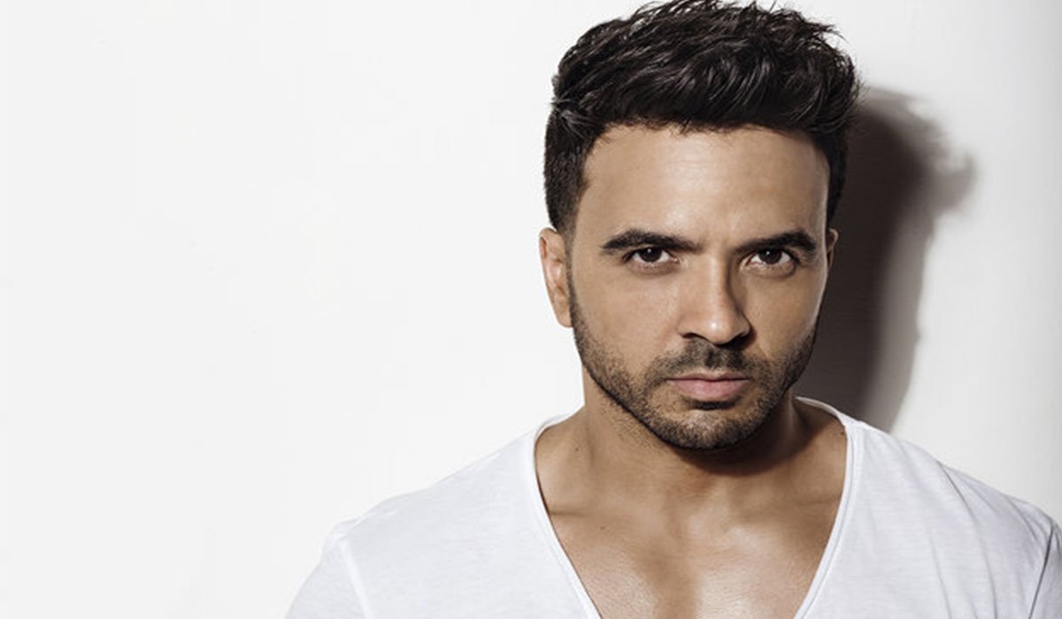 Luis Fonsi Billboard Charts He s The Third Latin Artists With Two Spanish www.HustleTV.tv