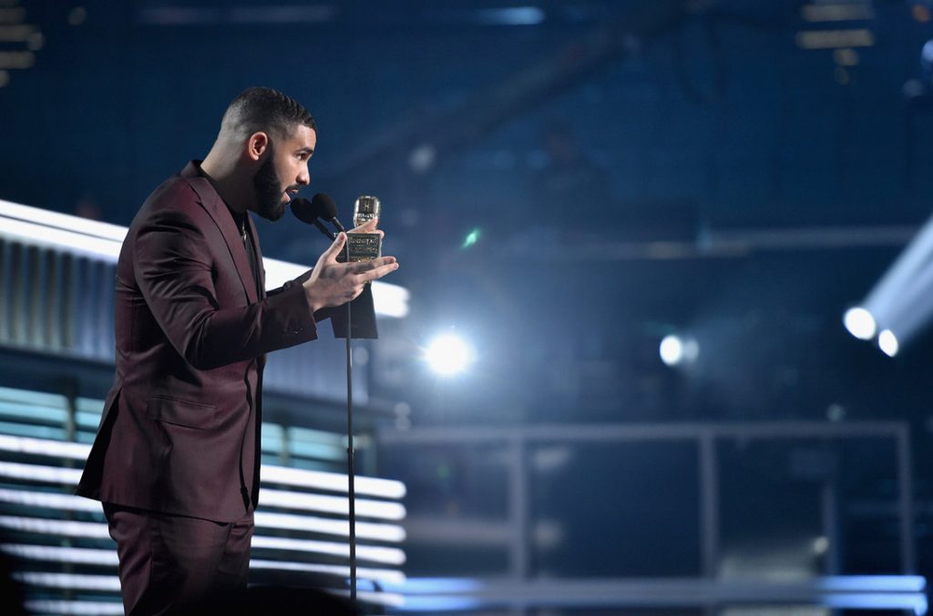 HustleTV.tv Drake Grabs 12 Billboard Music Awards